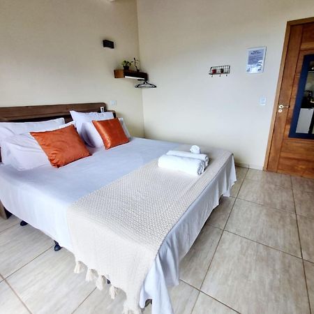 Burung Flats Itamambuca - Hospedagem Com Vista Para O Mar Убатуба Экстерьер фото